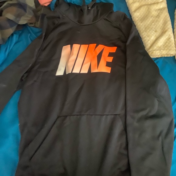 Nike hoodie - Picture 2 of 4